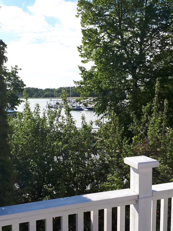 Hotelli Luostarin Puutarha Nådendal Exteriör bild